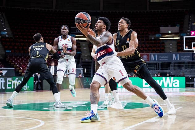 Turkish Airlines EuroLeague FC Bayern Muenchen Basketball Bitci Baskonia Vitoria Gasteiz 23 12 2021 Lamar Peters BITCI Baskonia Vitoria Gasteiz, 1 , Augustne Rubit FC Bayern, 21 Turkish Airlines EuroLeague FC Bayern Muenchen Basketball Bitci Baskonia Vitoria Gasteiz 23 12 2021 Audi Dome, Muenchen Bayern Copyright: xBEAUTIFULxSPORTS Wunderlx