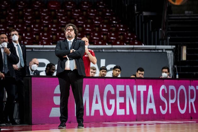 Turkish Airlines EuroLeague FC Bayern Muenchen Basketball Bitci Baskonia Vitoria Gasteiz 23 12 2021 Andrea Trinchieri Coach FC Bayern Turkish Airlines EuroLeague FC Bayern Muenchen Basketball Bitci Baskonia Vitoria Gasteiz 23 12 2021 Audi Dome, Muenchen Bayern Copyright: xBEAUTIFULxSPORTS Wunderlx