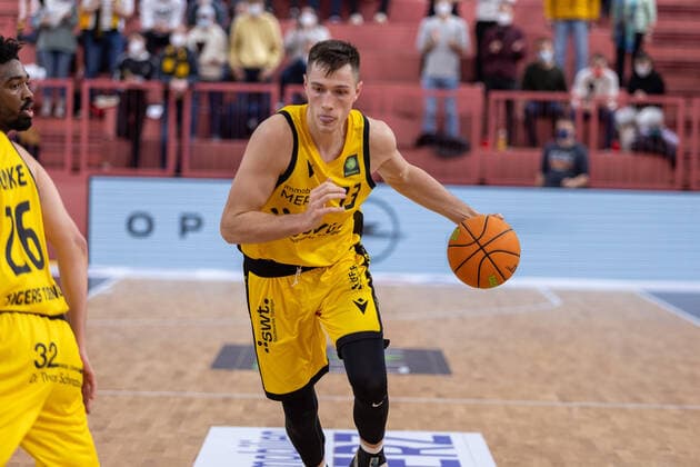 Daniel Keppeler Tigers Tuebingen, 31 Tigers Tuebingen vs wiha Panthers Schwenningen, 2 Basketball Bundesliga, Pro A, Barmer 2 Basketball, 15 Spieltag , Spielzeit 2021 2022, 23 12 2021 Tigers Tuebingen vs wiha Panthers Schwenningen, 2 Basketball Bundesliga, Pro A, Barmer 2 Basketball, 15 Spieltag , Spielzeit 2021 2022, 23 12 2021 Tuebingen Copyright: xNinaxSanderx xEibnerxPressefotox EP_NSR