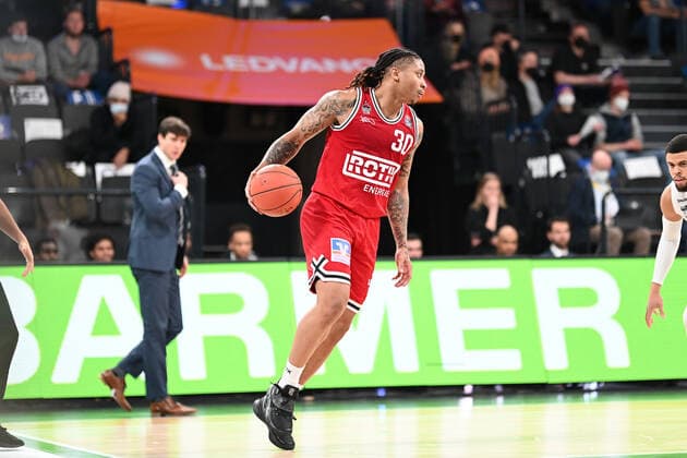 Basketball I Men I Season 2021 2022 I BBL I 13 Matchday I Hamburg Towers Jobstairs Giessen 46ers I 26 12 2021 Timeric Williams JR 30, JobStairs GIESSEN 46ers Hamburg Wilhelmsburg edel optics de Arena Hamburg Germany. Copyright: xLobeca Schlikisx