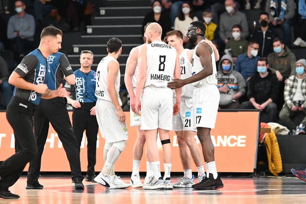 Basketball I men I season 2021 2022 I BBL I 13 matchday I Hamburg Towers jobstairs Giessen 46ers I 26 12 2021 Hamburg Towers discuss Hamburg Wilhelmsburg edel optics de Arena Hamburg Germany Copyright: xLobeca Schlikisx