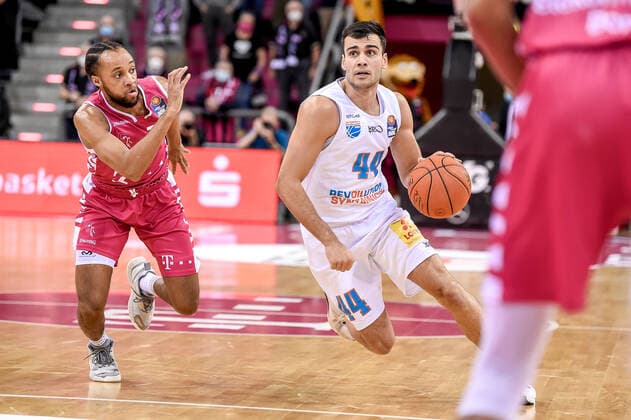 easyCredit BBL, Telekom Baskets Bonn vs Syntainics MBC , 26 12 2021 Nikolai Rebic Syntainics MBC 44 , easyCredit BBL, Telekom Baskets Bonn vs Syntainics MBC on 26 12 2021 at Telekom Dome Bonn, Bonn Nordrhein Westfalen Copyright: xBEAUTIFULxSPORTS Mueller-Laschetx