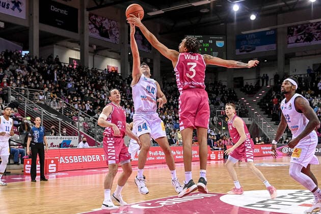 easyCredit BBL, Telekom Baskets Bonn vs Syntainics MBC , 26 12 2021 Nikolai Rebic Syntainics MBC 44 , easyCredit BBL, Telekom Baskets Bonn vs Syntainics MBC on 26 12 2021 at Telekom Dome Bonn, Bonn Nordrhein Westfalen Copyright: xBEAUTIFULxSPORTS Mueller-Laschetx