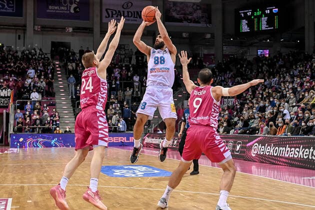 easyCredit BBL, Telekom Baskets Bonn vs Syntainics MBC , 26 12 2021 Behnam Yakhchali Syntainics MBC 88 , easyCredit BBL, Telekom Baskets Bonn vs Syntainics MBC on 26 12 2021 at Telekom Dome Bonn, Bonn Nordrhein Westfalen Copyright: xBEAUTIFULxSPORTS Mueller-Laschetx