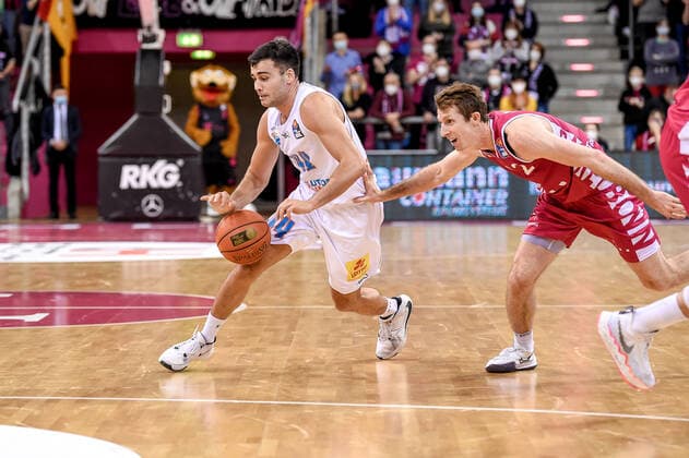 easyCredit BBL, Telekom Baskets Bonn vs Syntainics MBC , 26 12 2021 Nikolai Rebic Syntainics MBC 44 , easyCredit BBL, Telekom Baskets Bonn vs Syntainics MBC on 26 12 2021 at Telekom Dome Bonn, Bonn Nordrhein Westfalen Copyright: xBEAUTIFULxSPORTS Mueller-Laschetx