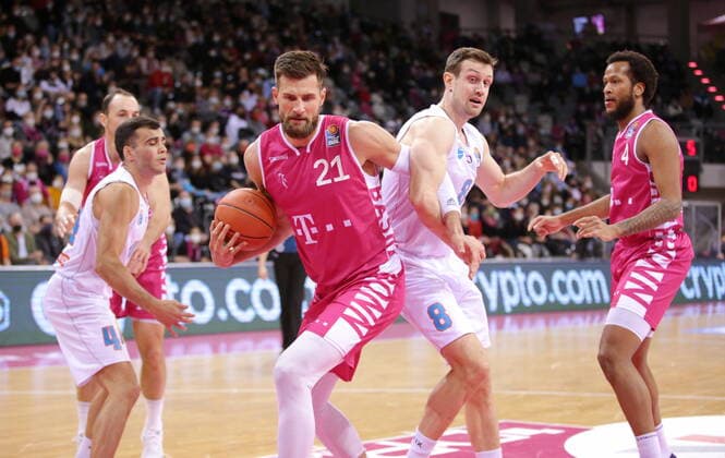 Leon Kratzer Telekom Baskets Bonn vs Syntainics MBC easyCredit BBL 1 Bundesliga , Season 2021 2022 , Hauptrunde 13 Spieltag