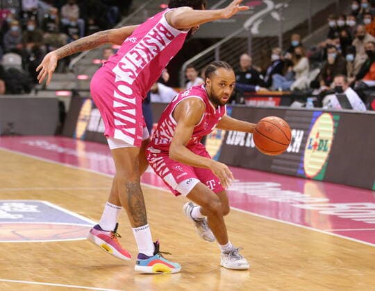 Parker Jackson Cartwright, Justin Gorham Telekom Baskets Bonn vs Syntainics MBC easyCredit BBL 1 Bundesliga , 2021 2022 season , Hauptrunde 13 Spieltag