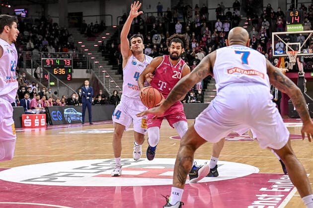 easyCredit BBL, Telekom Baskets Bonn vs Syntainics MBC , 26 12 2021 Jeremy Morgan Telekom Baskets Bonn 20 , easyCredit BBL, Telekom Baskets Bonn vs Syntainics MBC on 26 12 2021 at Telekom Dome Bonn, Bonn Nordrhein Westfalen Copyright: xBEAUTIFULxSPORTS Mueller-Laschetx