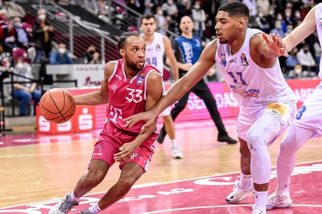 easyCredit BBL, Telekom Baskets Bonn vs Syntainics MBC , 26 12 2021 Parker Jackson Cartwright Telekom Baskets Bonn 33 , easyCredit BBL, Telekom Baskets Bonn vs Syntainics MBC on 26 12 2021 at Telekom Dome Bonn, Bonn Nordrhein Westfalen Copyright: xBEAUTIFULxSPORTS Mueller-Laschetx