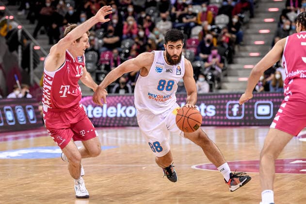 easyCredit BBL, Telekom Baskets Bonn vs Syntainics MBC , 26 12 2021 Behnam Yakhchali Syntainics MBC 88 , easyCredit BBL, Telekom Baskets Bonn vs Syntainics MBC on 26 12 2021 at Telekom Dome Bonn, Bonn Nordrhein Westfalen Copyright: xBEAUTIFULxSPORTS Mueller-Laschetx