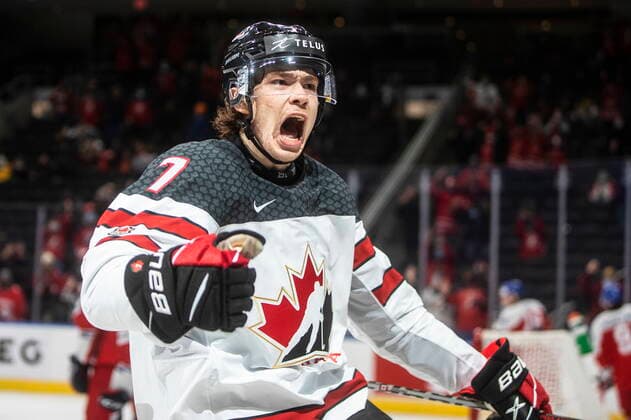 Sport Bilder des Tages December 26, 2021, EDMONTON, AB, CANADA: Canada s Donovan Sebrango (7) celebrates a goal against the Czech Republic during first period IIHF World Junior Hockey Championship action in Edmonton on Sunday, December 26, 2021. Donovan Sebrango  - ZUMAc35_ 20211226_zaf_c35_087 Copyright: xJasonxFransonx