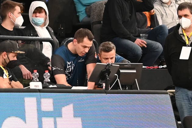 Basketball I Men I Season 2021 2022 I BBL I 13 Matchday I Hamburg Towers Jobstairs Gießen 46ers I 26 12 2021 video referee Hamburg Wilhelmsburg edel optics de Arena Hamburg Germany Copyright: xLobeca Schlikisx
