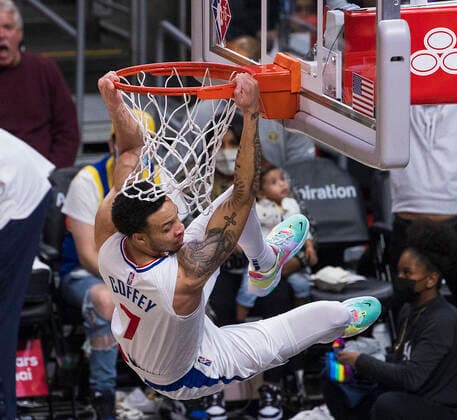 December 26, 2021, Los Angeles, California, USA: Amir Coffey 7 of the Los Angeles Clippers dunks the ball during their NBA, Basketball Herren, USA game against the Denver Nuggets on Sunday December 26, 2021 at Crypto.com Arena in Los Angeles, California. Clippers lose to Nuggets, 100-103 . ARIANA RUIZ PI Los Angeles USA - ZUMAp124 20211226_zaa_p124_012 Copyright: xArianaxRuizx