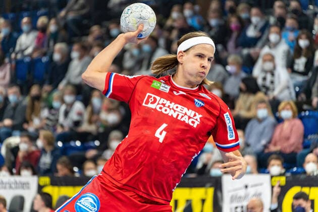 Bjarki Elisson TBV Lemgo Lippe 4 at the 7 meter throw THW Kiel vs TBV Lemgo Lippe, Handball, Bundesliga, Matchday 18, Season 2021 2022, 26 12 2021 Marcel von Fehrn THW Kiel vs TBV Lemgo Lippe, Handball, Bundesliga, Matchday 18, Season 2021 2022, 26 12 2021 Kiel Copyright: xEibnerxPressefoto MarcelxvonxFehrnx EP_MFN