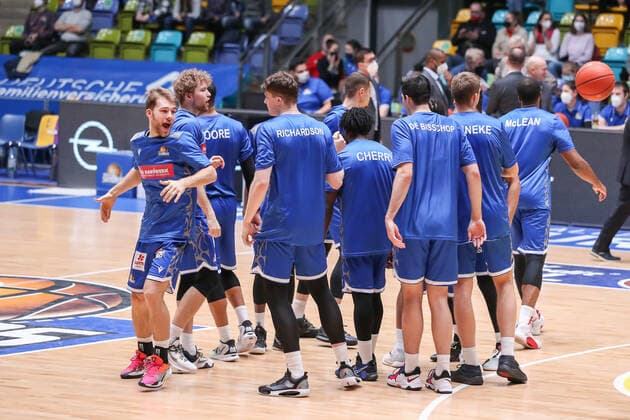 the players of Fraport Skyliners, , GER,Basketball, BBL, Fraport Skyliners vs Niners Chemnitz,27 12 2021, Frankfurt Copyright: xEibner-Pressefoto UlrichxScherbaumx EP_usm