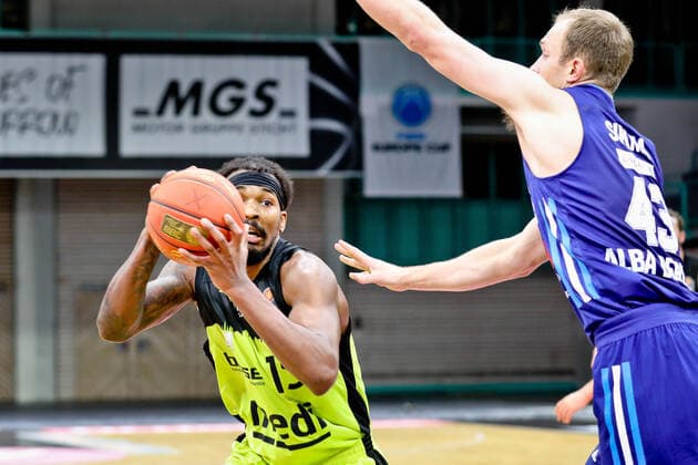 medi bayreuth ALBA Berlin , Basketball, Bundesliga, BBL, Spieltag 13, Spielzeit 2021 2022, 27 12 2021, medi bayreuth ALBA Berlin , Basketball, Bundesliga, BBL, Spieltag 13, Spielzeit 2021 2022, 27 12 2021, Foto EIBNER Thorsten Ochs Chemnitz Copyright: xEibner-Pressefoto ThorstenxOchsx EP_TOS