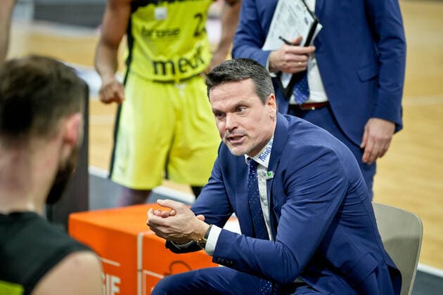 medi bayreuth ALBA Berlinl , Basketball, Bundesliga, BBL, Spieltag 13, Spielzeit 2021 2022, 27 12 2021, medi bayreuth ALBA Berlin , Basketball, Bundesliga, BBL, Spieltag 13, Spielzeit 2021 2022, 27 12 2021, Foto EIBNER Thorsten Ochs Chemnitz Copyright: xEibner-Pressefoto ThorstenxOchsx EP_TOS