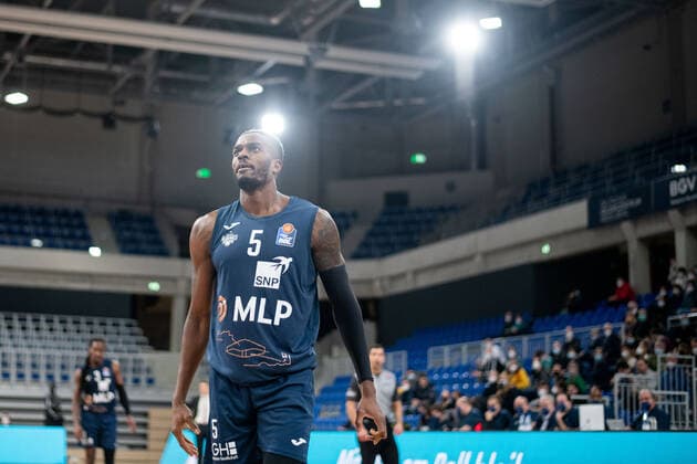 Shyron Ely Academics Heidelberg dissatisfied, GER, MLP Academics Heidelberg vs Ratiopharm Ulm, 27 12 2021, 13 matchday easycredit Basketball Bundesliga, season 2021 2022 GER, MLP Academics Heidelberg vs Ratiopharm Ulm, 27 12 2021, 13 matchday easycredit Basketball Bundesliga, season 2021 2022 Heidelberg Copyright: xEibner MichaelxMemmlerx EP_MMR