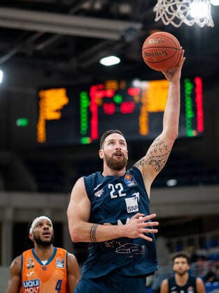 Philipp Heyden Academics Heidelberg at the basket, GER, MLP Academics Heidelberg vs Ratiopharm Ulm, 27 12 2021, 13 matchday easycredit Basketball Bundesliga, season 2021 2022 GER, MLP Academics Heidelberg vs Ratiopharm Ulm, 27 12 2021, 13 matchday easycredit Basketball Bundesliga, season 2021 2022 Heidelberg Copyright: xEibner MichaelxMemmlerx EP_MMR