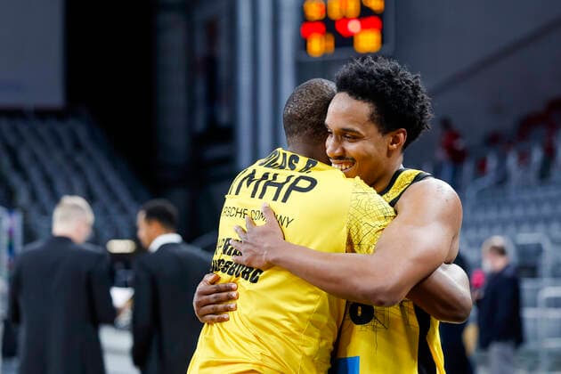 right Top scorer with 28 points James Woodard MHP Riesen Ludwigsburg, 08 Brose Bamberg MHP Riesen Ludwigsburg easyCredit BBL Basketball Bundesliga Saison 2021 22 Spieltag 13, 27 12 2021 Bamberg, Brose Arena Copyright: DanielxLöb