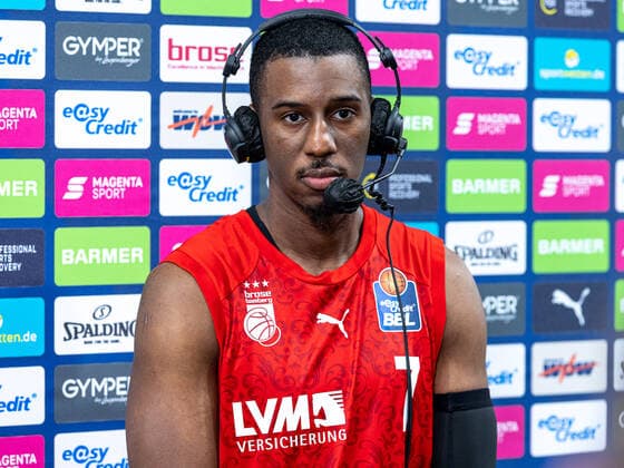 Shannon Scott Brose Bamberg, 07 , disappointed, disappointment, after end of game, interview Brose Bamberg vs MHP Riesen Ludwigsburg, basketball, easyCredit BBL, 13 matchday, 27 12 2021 Brose Bamberg vs MHP Riesen Ludwigsburg, basketball, easyCredit BBL, 13 matchday, 27 12 2021 Bamberg Copyright: xEIBNER GuenerxSantemizx EP_GSZ