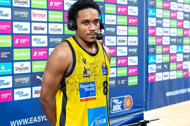 James Woodard MHP Riesen Ludwigsburg, 08 , after end of game, interview, Brose Bamberg vs MHP Riesen Ludwigsburg, basketball, easyCredit BBL, matchday 13, 27 12 2021 Brose Bamberg vs MHP Riesen Ludwigsburg, basketball, easyCredit BBL, matchday 13, 27 12 2021 Bamberg Copyright: xEIBNER GuenerxSantemizx EP_GSZ