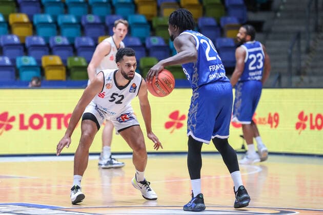 Lockett Trent, Niners Chemnitz, 52 ,Cherry Will, Fraport Skyliners, 29 , GER,Basketball, BBL, Fraport Skyliners vs Niners Chemnitz,27 12 2021, Frankfurt. Copyright: xEibner-Pressefoto UlrichxScherbaumx EP_usm