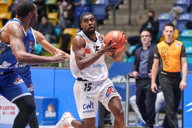 Massenat Frantz, Niners Chemnitz, 15 , , GER,Basketball, BBL, Fraport Skyliners vs Niners Chemnitz,27 12 2021, Frankfurt. Copyright: xEibner-Pressefoto UlrichxScherbaumx EP_usm