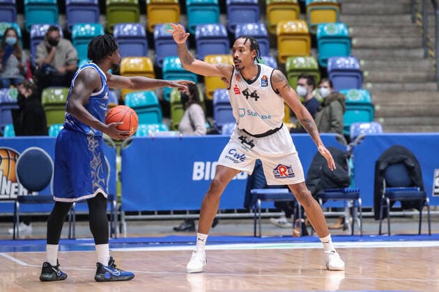 Cherry Will, Fraport Skyliners, 29 Atkins Darion, Niners Chemnitz, 44 , , GER,Basketball, BBL, Fraport Skyliners vs Niners Chemnitz,27 12 2021, Frankfurt. Copyright: xEibner-Pressefoto UlrichxScherbaumx EP_usm