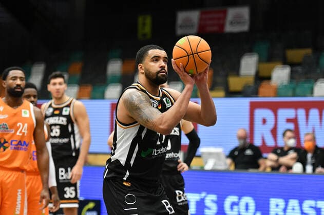 Yasin Kolo Itzehoe Eagles 17 basketball, BARMER 2 Basketball Bundesliga, season 2020 21, RASTA Vechta Itzehoe Eagles, 28 12 2021, 16 matchday, Rasta Dome Vechta. Copyright: xWenzel Eibner-Pressefotox RVA