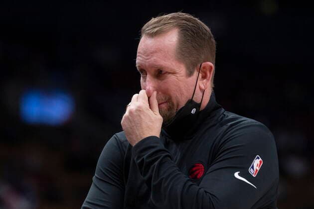 December 28, 2021, Toronto, ON, Canada: Toronto Raptors Head Coach Nick Nurse reacts during his team s loss to the Philadelphia 76ers in NBA, Basketball Herren, USA basketball action in Toronto on Tuesday, December 28, 2021. Nick Nurse  - ZUMAc35_ 20211228_zaf_c35_102 Copyright: xChrisxYoungx