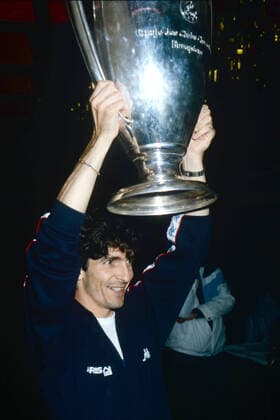Coppa dei Campioni, European Cup Final 1985, PAOLO ROSSI with trophy cup COPPA DEI CAMPIONI 1984-85 FINALE JUVENTUS-LIVERPOOL 1-0