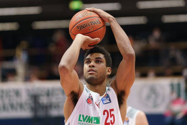 Kenneth Ogbe Bamberg, 25 , Syntainics MBC vs Brose Bamberg, Basketball Bundesliga, Maenner, 2021 2022, 14 Spieltag, , 29 12 2021, Syntainics MBC vs Brose Bamberg, Basketball Bundesliga, Maenner, 2021 2022, 14 Spieltag, , 29 12 2021, Weissenfels. Copyright: xEibner-Pressefoto EckehardxSchulzx EP_EER