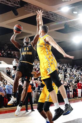 Alpha Diallo (AS Monaco) - Ante Zizic (Maccabi Playtika Tel Aviv) BASKETBALL : AS Monaco vs Maccabi Tel Aviv - Euroleague - Monaco - 29 12 2021 NorbertScanella Panoramic 
