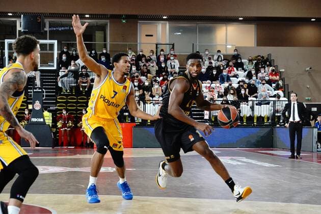 Alpha Diallo (AS Monaco) - Kameron Taylor (Maccabi Playtika Tel Aviv) BASKETBALL : AS Monaco vs Maccabi Tel Aviv - Euroleague - Monaco - 29 12 2021 NorbertScanella Panoramic 