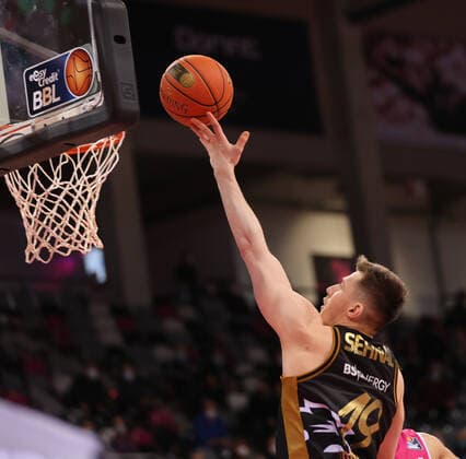 Bonn, Germany, 29 12 2021, Telekom Dome, Basketball, BBL, 14 matchday, Telekom Baskets Bonn vs Basketball Löwen Braunschweig Ondrej Sehnal Braunschweig