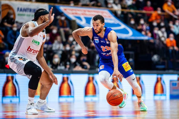 BB 1BL Syntainics MBC Brose Bamberg Jamel Morris 20 Syntainics MBC during the match Season 2021 2022 Men in the EasyCredit Bundesliga between Syntainics MBC and Brose Bamberg at Stadthalle Weissenfels on 29 December 2021 in Weissenfels, Sachsen Anhalt, Germany