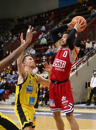 Ludwigsburg , Basketball easycredit BBL Bundesliga MHP Riesen Ludwigsburg vs JobStairs GIESSEN 46ers , from left James Woodard Giants Jordan Hulls Giants Kendale McCullum Giessen