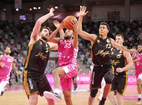 Parker Jackson Cartwright Telekom Baskets Bonn vs Basketball Löwen Braunschweig easyCredit BBL 1 Bundesliga , 2021 2022 season , Hauptrunde 13 Spieltag