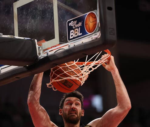 Bonn, Germany, 29 12 2021, Telekom Dome, Basketball, BBL, 14 matchday, Telekom Baskets Bonn vs Basketball Löwen Braunschweig Owen Klassen Braunschweig
