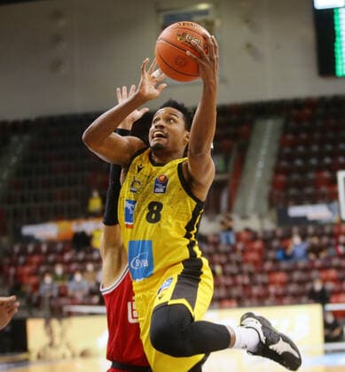 Ludwigsburg , Basketball easycredit BBL Bundesliga MHP Riesen Ludwigsburg vs JobStairs GIESSEN 46ers , James Woodard Riesen
