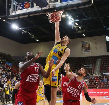 Jonas Wohlfarth Bottermann Riesen MHP Riesen Ludwigsburg vs Giessen 46ers Basketball Bundesliga 2021 2022 Ludwigsburg , GER, 29 12 2021,