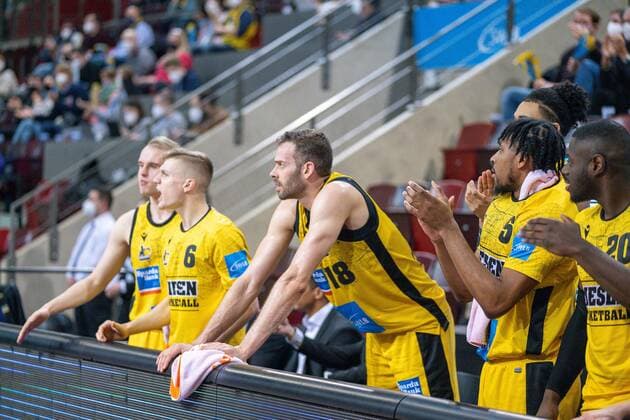 Bench MHP with Johannes Patrick MHP Riesen Ludwigsburg, 06 , Jonas Wahlfarth Bottermann MHP Riesen Ludwigsburg, 18 , Justin Simon MHP Riesen Ludwigsburg, 05 , Rawle Alkins MHP Riesen Ludwigsburg, 20 , GER, MHP Riesen Ludwigsburg vs JobStairs Giessen 46ers, Basketball, Bundesliga, easycredit, 14 Spieltag, Spielzeit 2021 2022, 29 12 2021, GER, MHP Riesen Ludwigsburg vs JobStairs Giessen 46ers, Basketball, Bundesliga, easycredit, 14 Spieltag, Spielzeit 2021 2022, 29 12 2021 Ludwigsburg. Copyright: xEibner-Pressefoto SaschaxWaltherx EP_EER