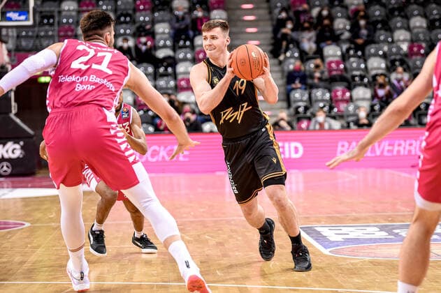 easyCredit BBL, Telekom Baskets Bonn vs Basketball Loewen Braunschweig, 29 12 2021 Ondrej Sehnal Basketball Loewen Braunschweig 19 , easyCredit BBL, Telekom Baskets Bonn vs Basketball Loewen Braunschweig on 29 12 2021 at Telekom Dome Bonn, Bonn Nordrhein Westfalen Copyright: xBEAUTIFULxSPORTS Mueller-Laschetx