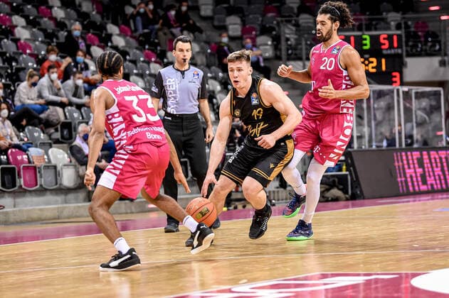 easyCredit BBL, Telekom Baskets Bonn vs Basketball Loewen Braunschweig, 29 12 2021 Ondrej Sehnal Basketball Loewen Braunschweig 19 , easyCredit BBL, Telekom Baskets Bonn vs Basketball Loewen Braunschweig on 29 12 2021 at Telekom Dome Bonn, Bonn Nordrhein Westfalen Copyright: xBEAUTIFULxSPORTS Mueller-Laschetx