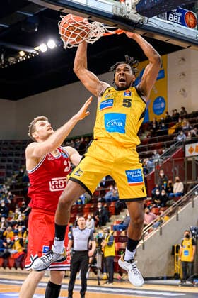Ludwigsburg, Germany 29 December 2021 BBL 21 22 MHP Riesen Ludwigsburg vs Jobstairs Giessen 46ers v li Florian Koch Giessen , Justin Simon Ludwigsburg Jubel Freude Emotion Ludwigsburg MHP Arena Baden Württemberg Germany