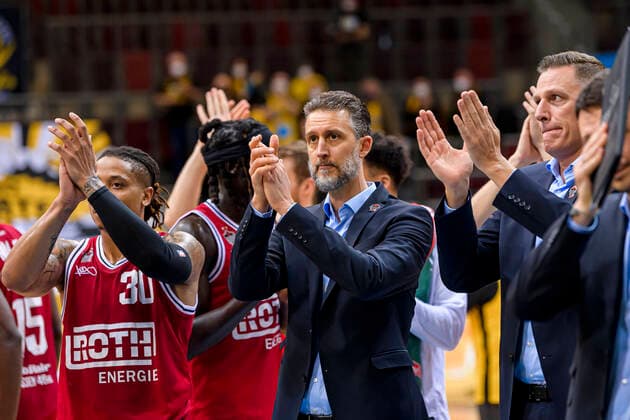 Ludwigsburg, Germany 29 December 2021 BBL 21 22 MHP Riesen Ludwigsburg vs Jobstairs Giessen 46ers coach Pete Strobl Giessen Ludwigsburg MHP Arena Baden Württemberg Germany