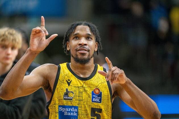 Justin Simon MHP Riesen Ludwigsburg, 05 , GER, MHP Riesen Ludwigsburg vs JobStairs Giessen 46ers, Basketball, Bundesliga, easycredit, 14 Spieltag, Spielzeit 2021 2022, 29 12 2021, GER, MHP Riesen Ludwigsburg vs JobStairs Giessen 46ers, Basketball, Bundesliga, easycredit, 14 Spieltag, Spielzeit 2021 2022, 29 12 2021 Ludwigsburg Copyright: xEibner-Pressefoto SaschaxWaltherx EP_EER