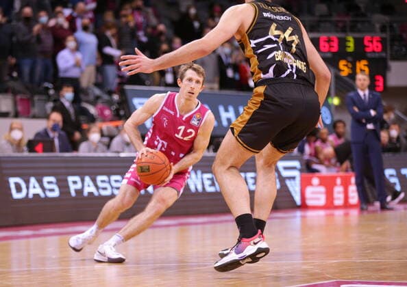 Skyler Bowlin Telekom Baskets Bonn vs Basketball Löwen Braunschweig easyCredit BBL 1 Bundesliga , 2021 2022 season , Hauptrunde 14 matchday