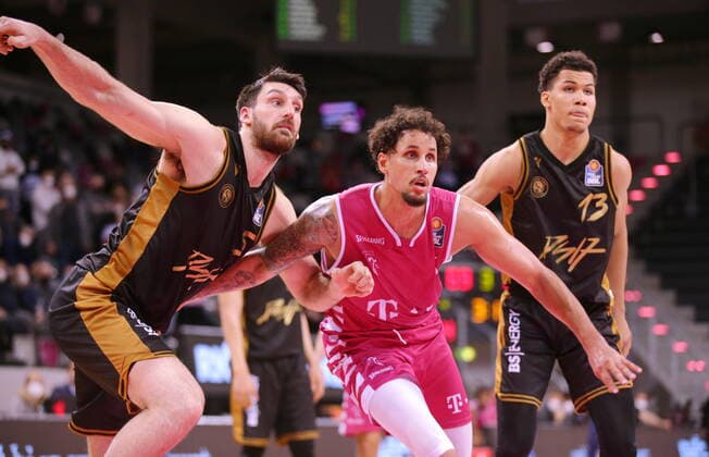 Michael Kessens Telekom Baskets Bonn vs Basketball Löwen Braunschweig easyCredit BBL 1 Bundesliga , 2021 2022 season , Main Round Matchday 14